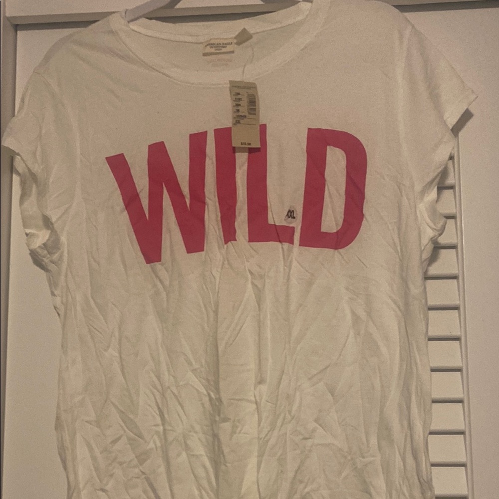 New American Eagle Women's White and Pink Graphic Tee